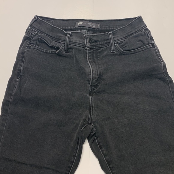 Black Levi’s Perfectly Slimming 512 Legging Jeans - Picture 2 of 4